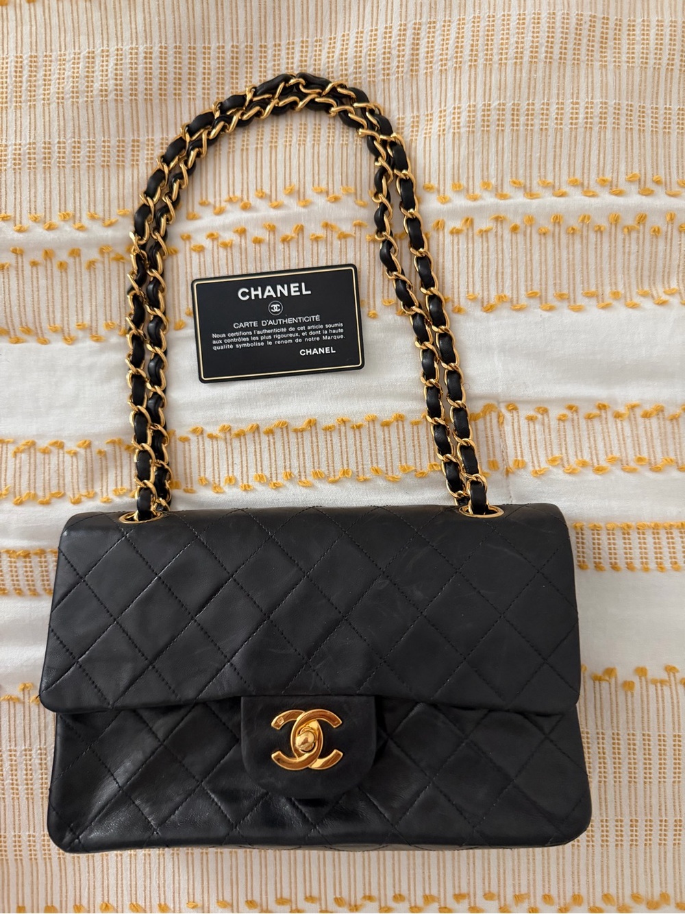 CHANEL Black Quilted Shoulder Bag with Gold Chain - Picture 3 of 6